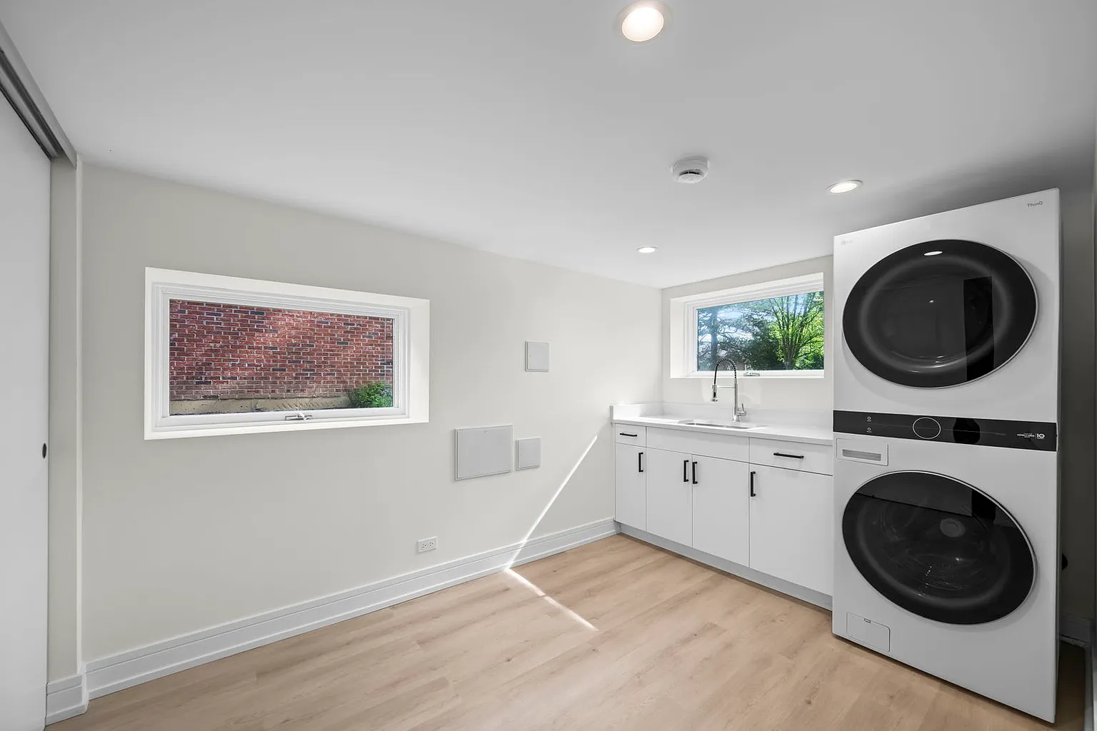 1024 Arbor Ln. — Laundry