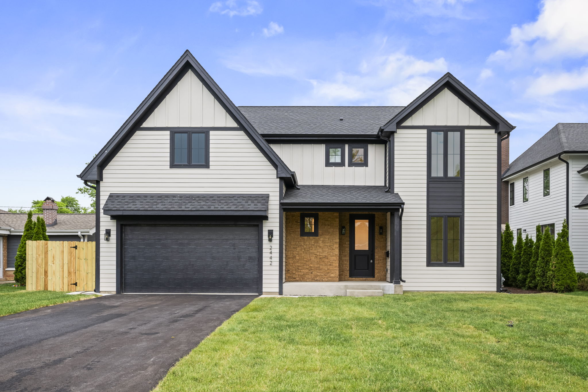 2442 Fontana Dr